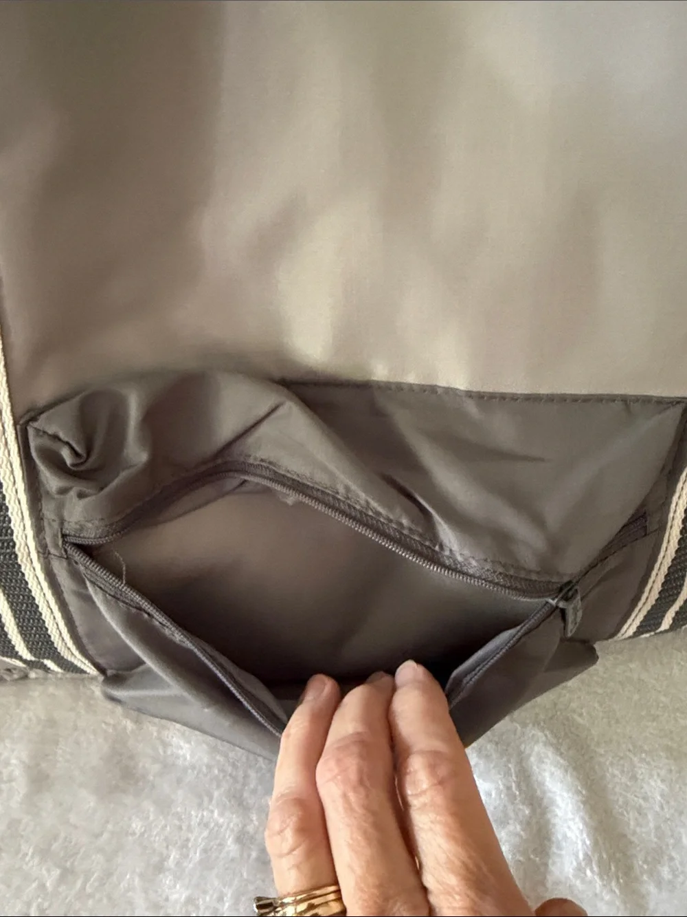 thirty-one Travel Duffle, Whisper Grey Colorblock Print